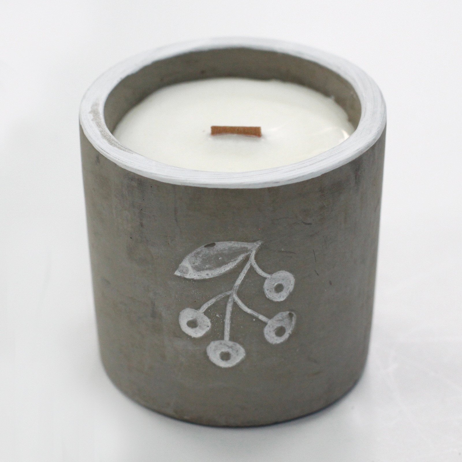 Concrete Wooden Wick Candle. Berrys - Juniper & Sweet Gin